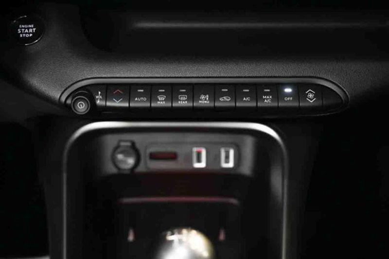 Jeep Avenger nuova a Torino (17)