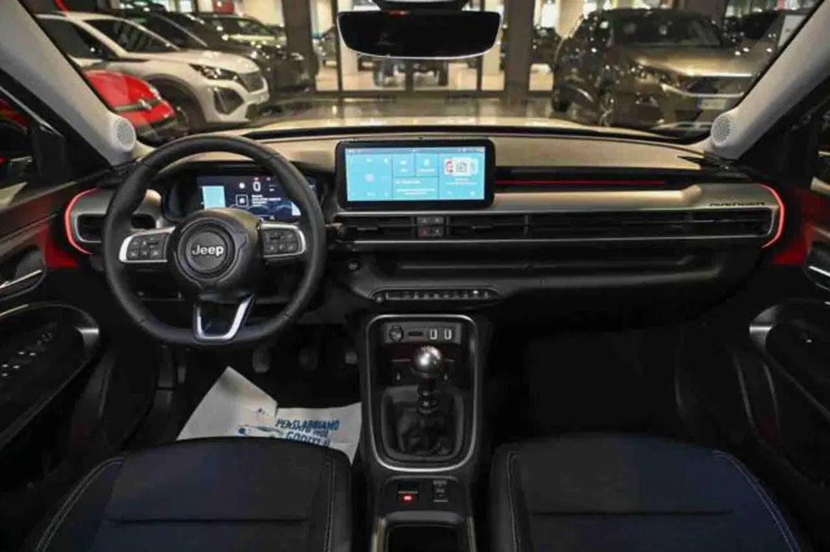 Jeep Avenger nuova a Torino (9)