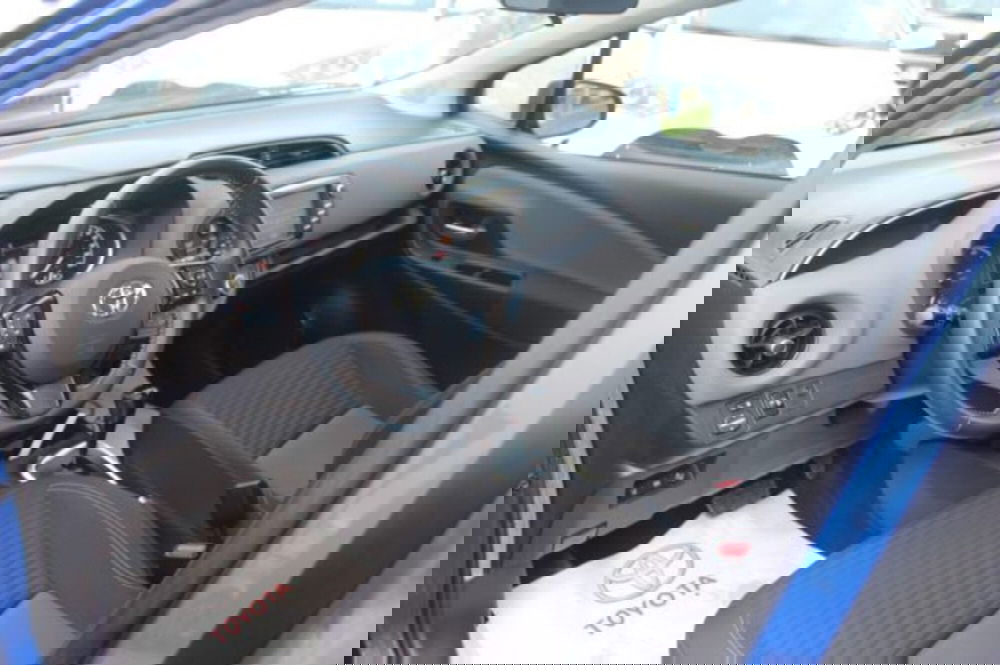 Toyota Yaris Cross usata a Roma (12)