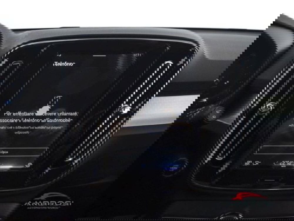 Volvo XC40 nuova a Perugia (15)