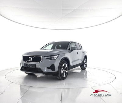 Volvo XC40 B3 automatico Core nuova a Corciano