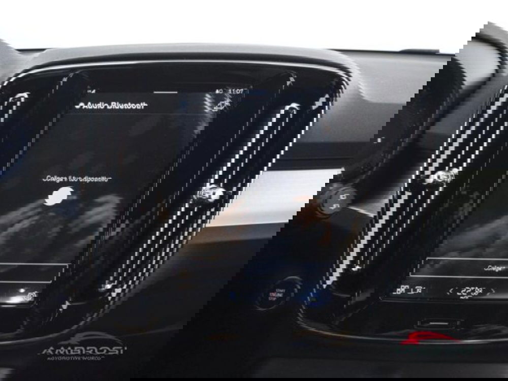 Volvo XC40 nuova a Perugia (13)