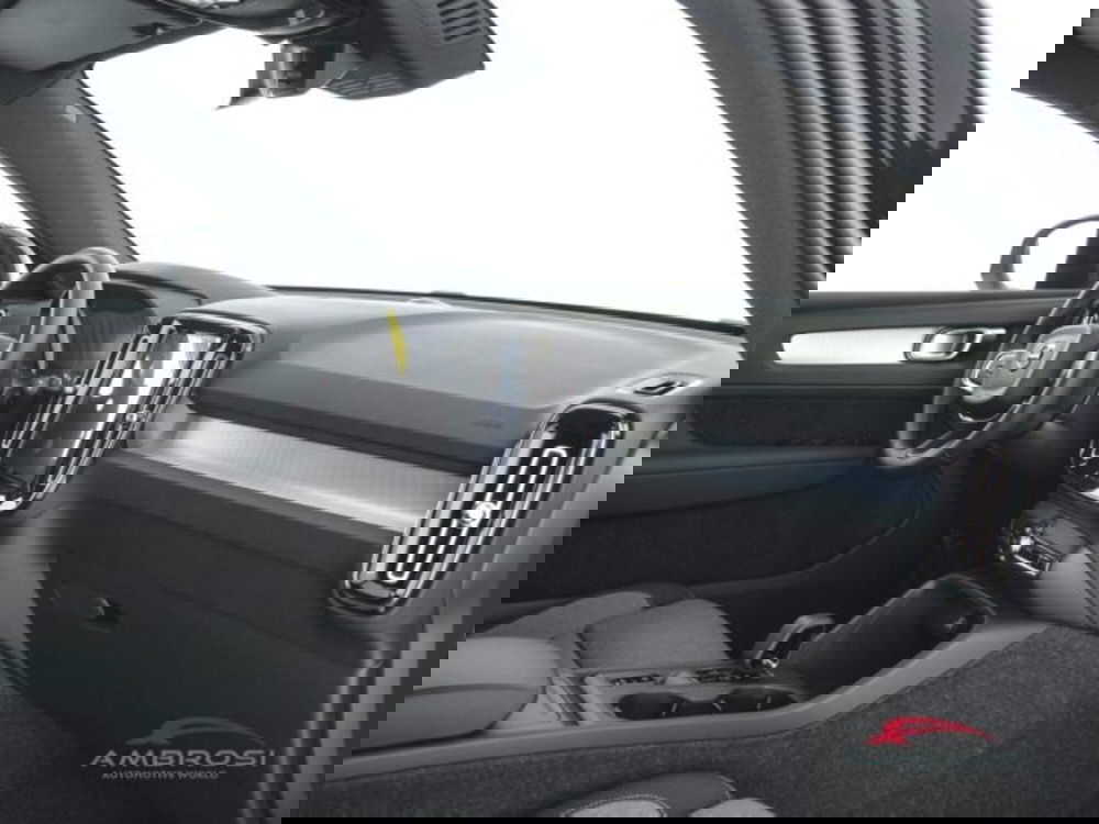 Volvo XC40 nuova a Perugia (12)