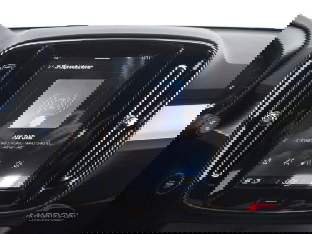 Volvo XC40 nuova a Perugia (13)