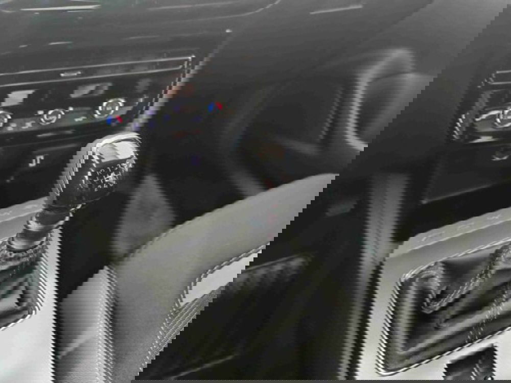 Opel Mokka nuova a Catania (8)