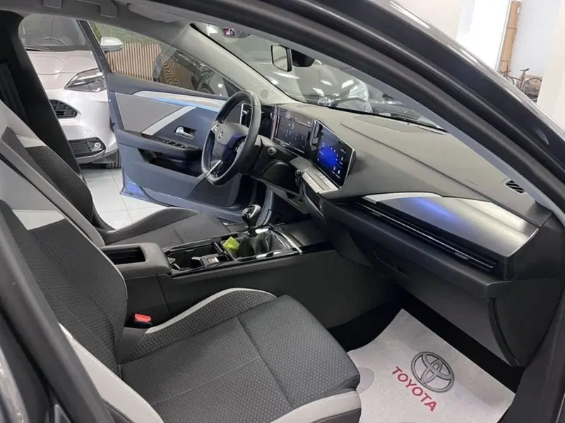 Opel Astra usata a Prato (8)