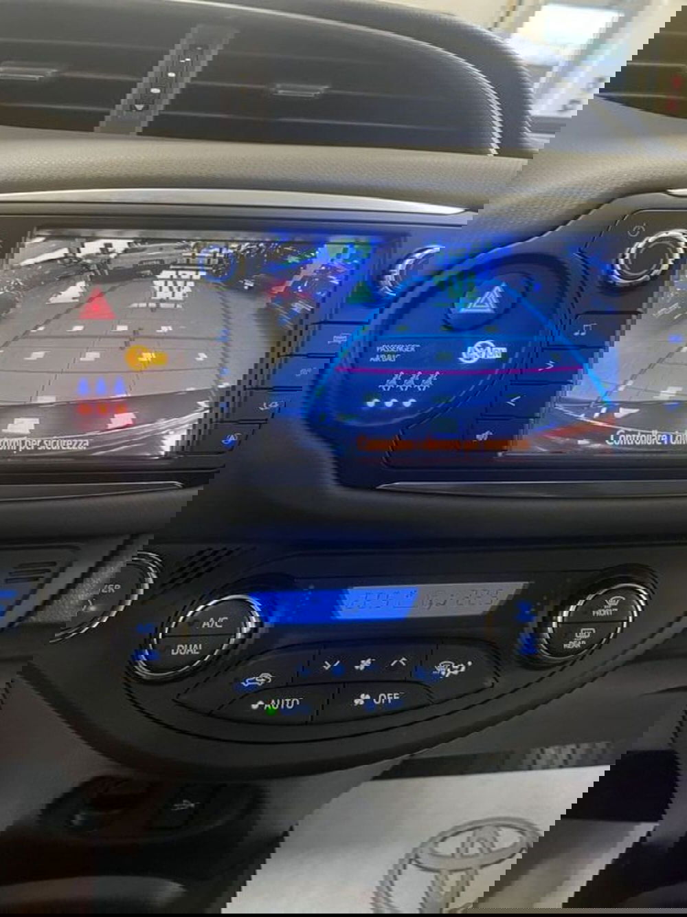 Toyota Yaris usata a Prato (12)