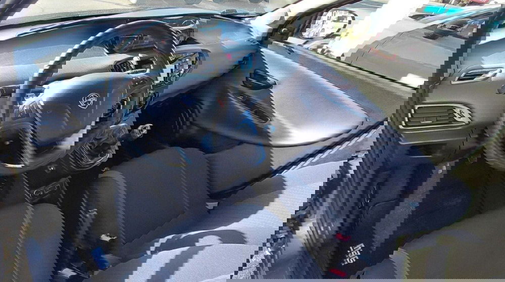 Lancia Ypsilon usata a Cosenza (10)