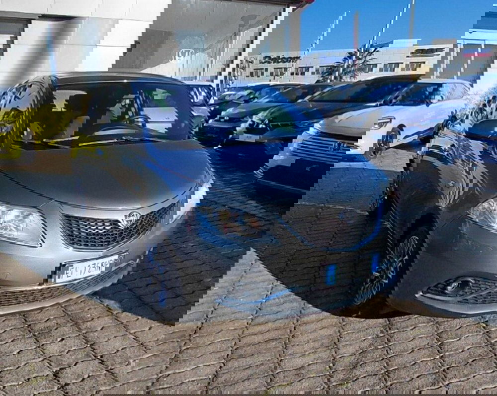 Lancia Ypsilon usata a Cosenza (2)