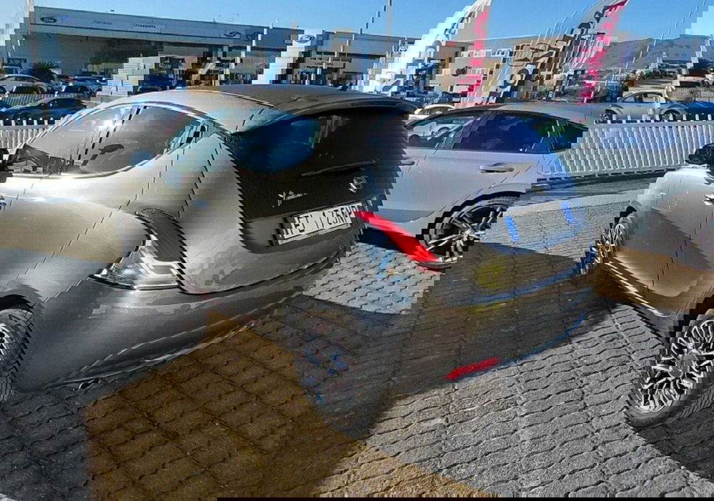 Lancia Ypsilon usata a Cosenza (6)