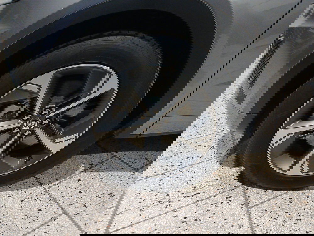 Jaguar E-Pace usata a Lecce (11)