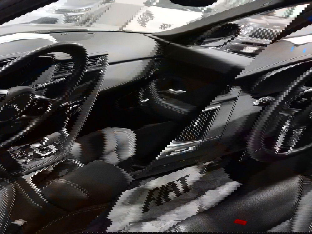 Jaguar E-Pace usata a Lecce (13)