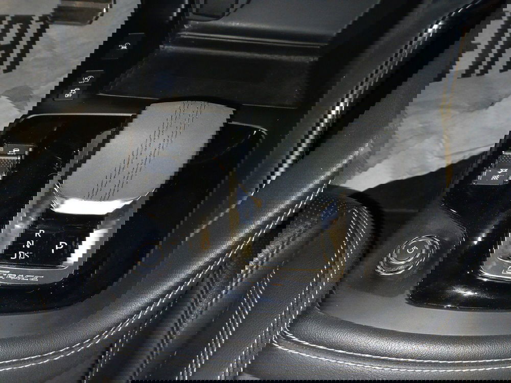 Jaguar E-Pace usata a Lecce (16)