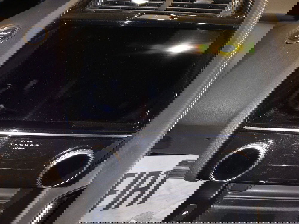 Jaguar E-Pace usata a Lecce (17)