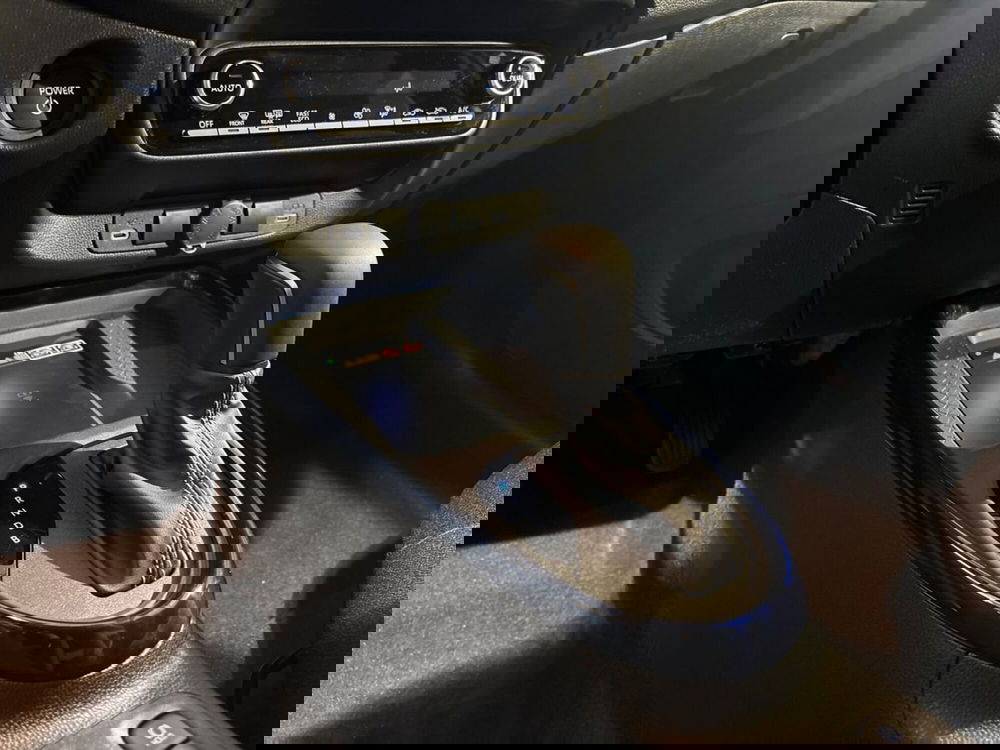 Toyota Aygo X nuova a Sondrio (13)