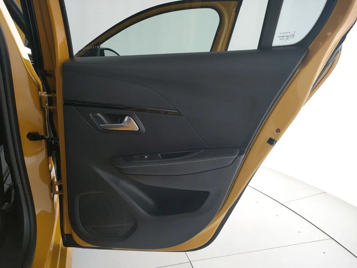 Peugeot 208 usata a Caserta (13)