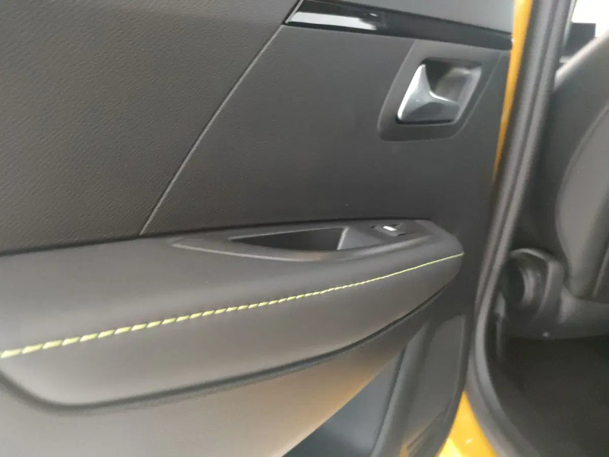 Peugeot 208 usata a Caserta (18)