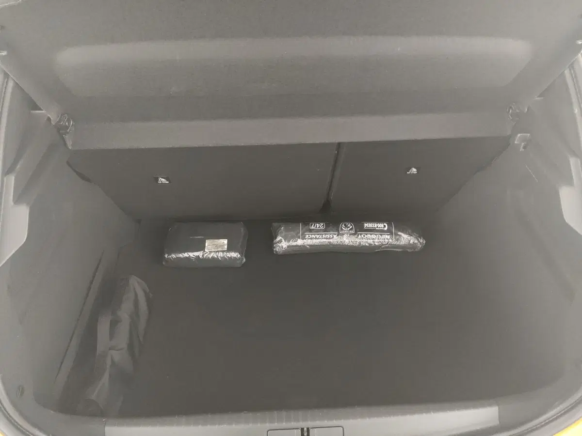 Peugeot 208 usata a Caserta (9)