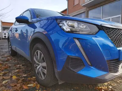 Peugeot 2008 PureTech 100 S&amp;S Active Pack del 2021 usata a Castellarano