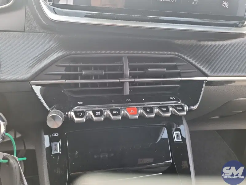 Peugeot 2008 nuova a Siena (11)