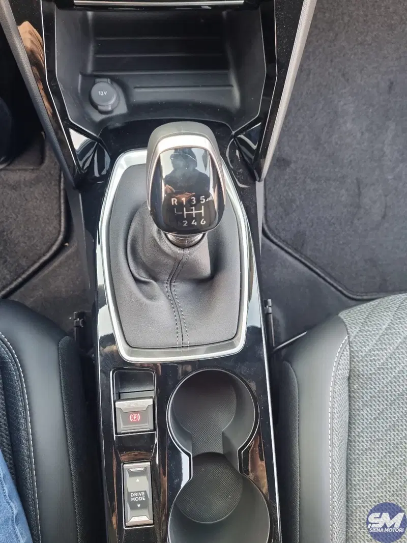 Peugeot 2008 nuova a Siena (12)
