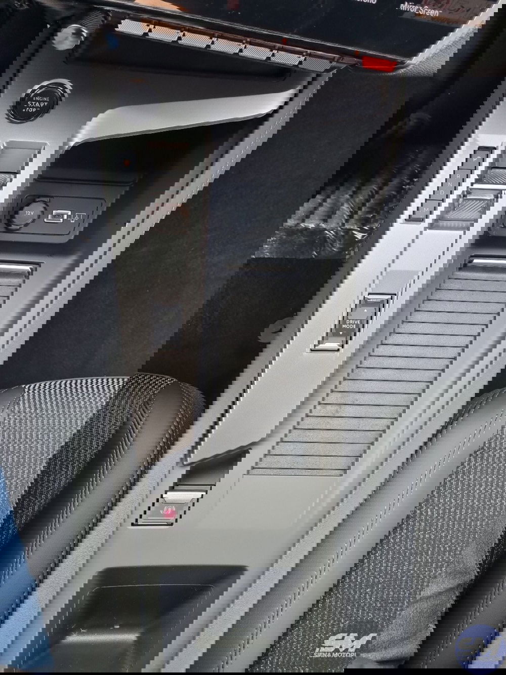 Peugeot 408 nuova a Siena (13)