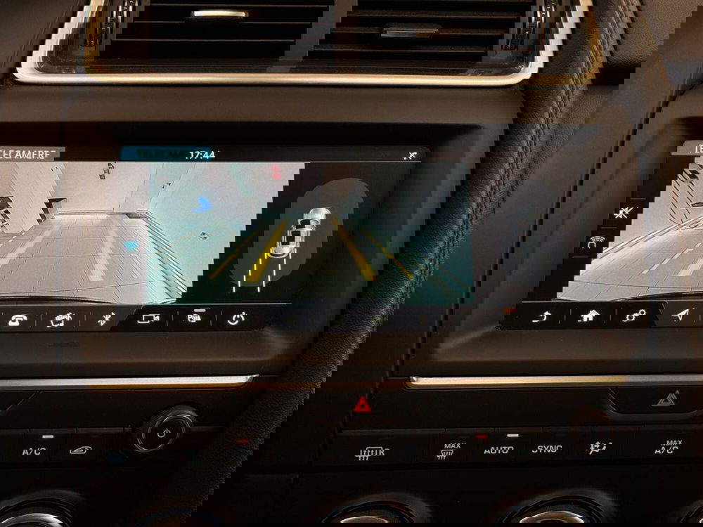Jaguar E-Pace usata a Savona (11)