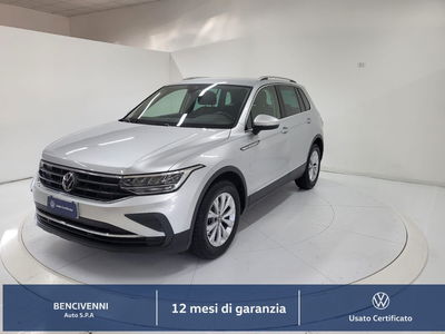 Volkswagen Tiguan 2.0 TDI 150 CV SCR DSG 4MOTION Life del 2023 usata a Catanzaro