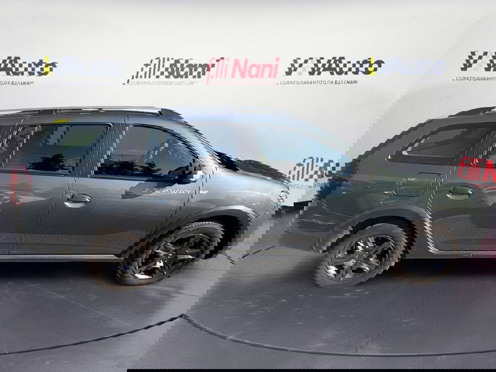 Dacia Logan usata a Massa-Carrara (8)