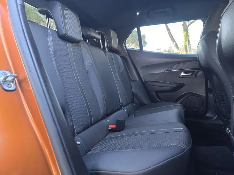 Peugeot 2008 usata a Massa-Carrara (13)