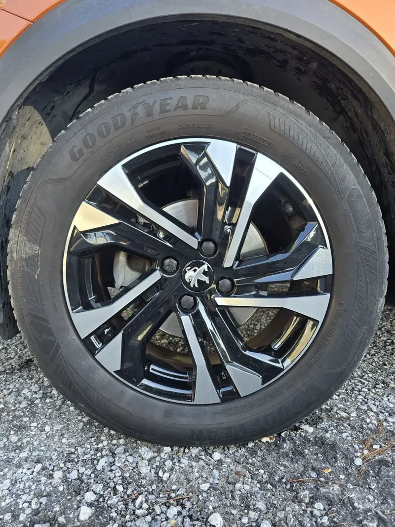 Peugeot 2008 usata a Massa-Carrara (17)