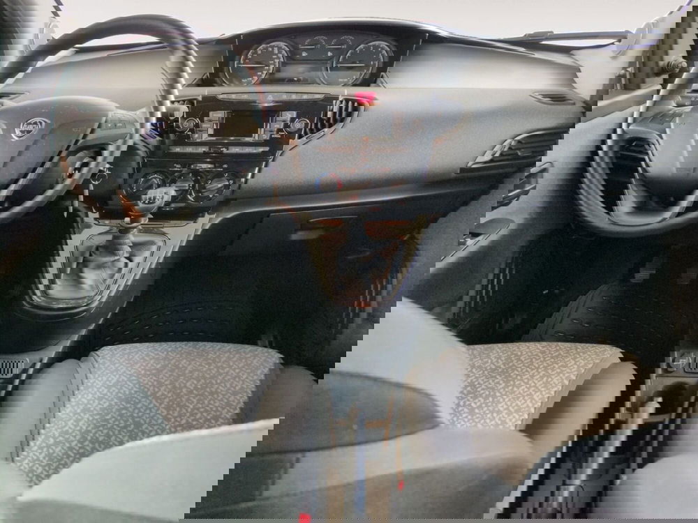 Lancia Ypsilon usata a Agrigento (9)