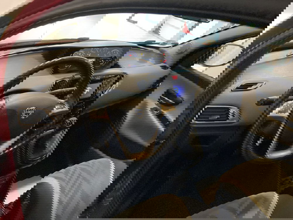 Lancia Ypsilon usata a Barletta-Andria-Trani (8)