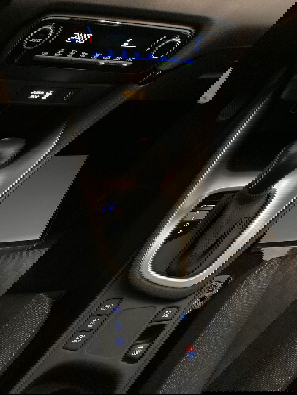 Toyota Yaris usata a Barletta-Andria-Trani (14)