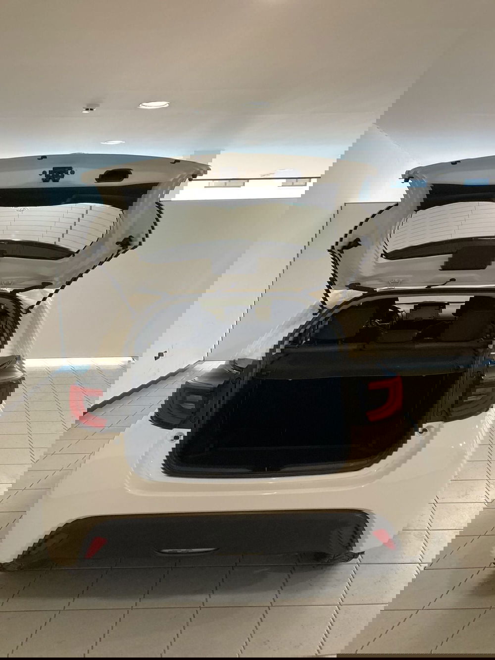 Toyota Yaris usata a Barletta-Andria-Trani (6)