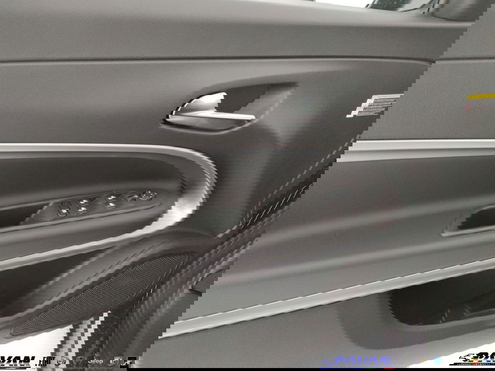 Jeep Avenger nuova a Padova (9)