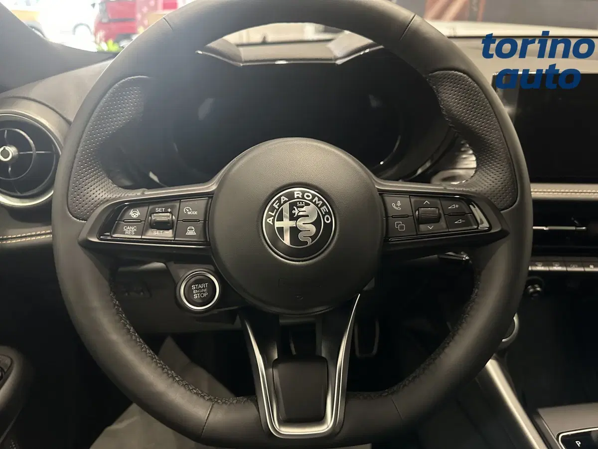 Alfa Romeo Tonale nuova a Torino (12)