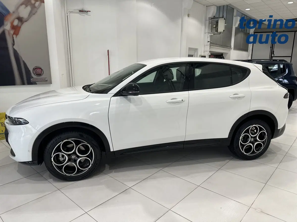 Alfa Romeo Tonale nuova a Torino (2)