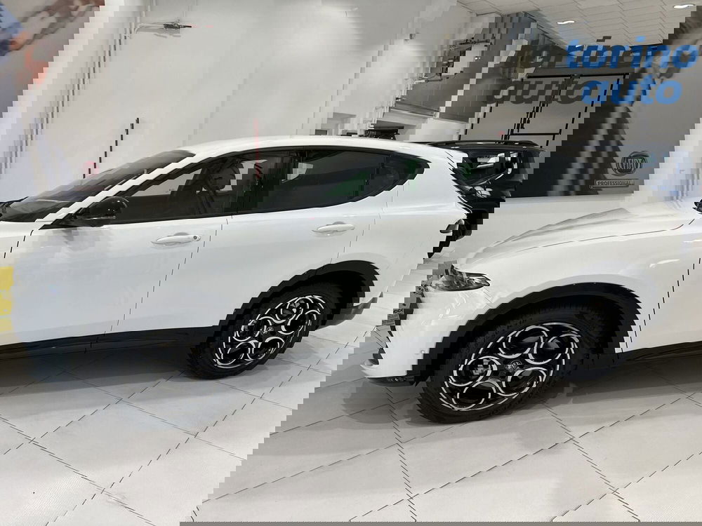 Alfa Romeo Tonale nuova a Torino (2)