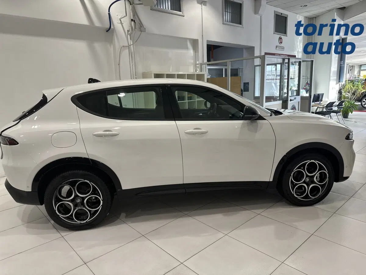 Alfa Romeo Tonale nuova a Torino (5)