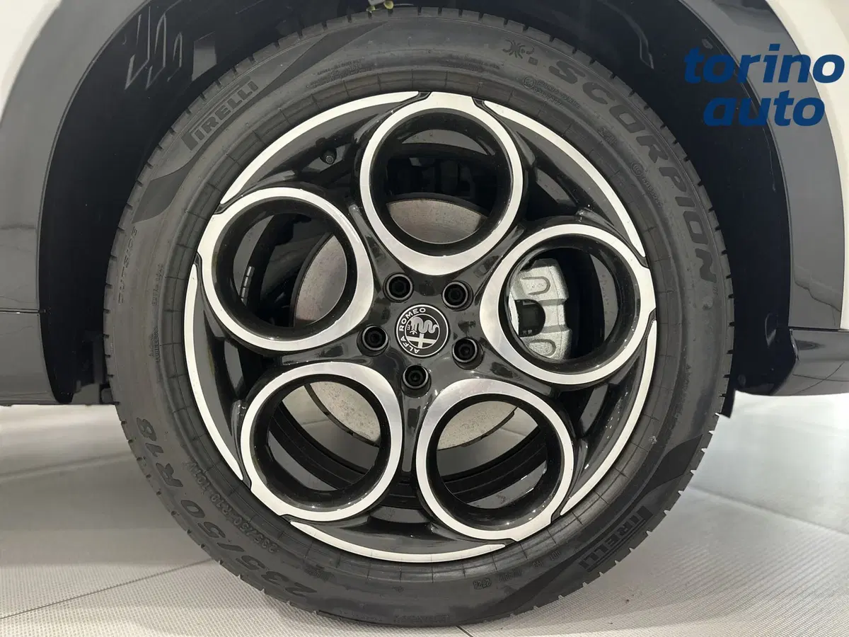 Alfa Romeo Tonale nuova a Torino (6)
