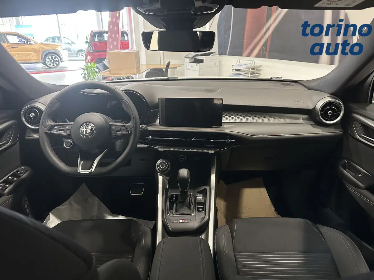 Alfa Romeo Tonale nuova a Torino (9)