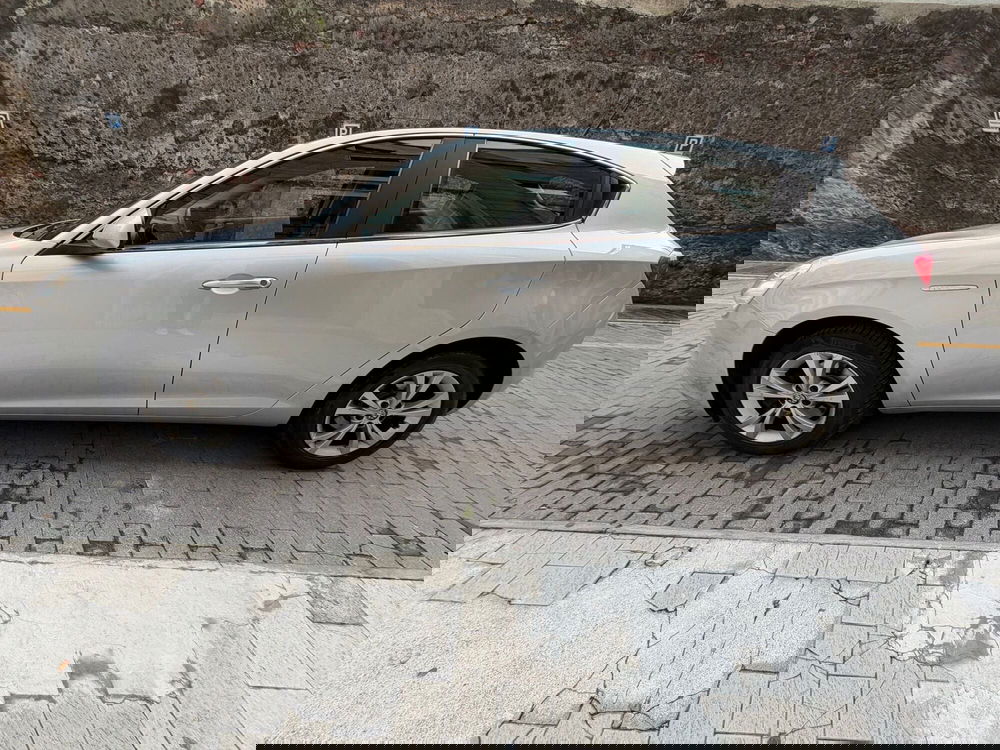 Alfa Romeo Giulietta usata a Genova (2)