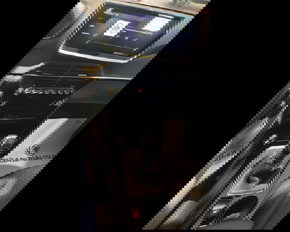 Peugeot 2008 nuova a Savona (14)