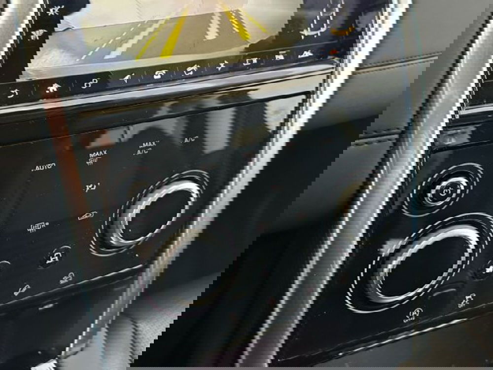 Land Rover Discovery Sport usata a Modena (13)