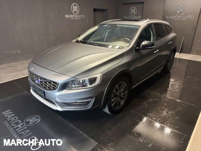 Volvo V60 Cross Country D3 Geartronic Business del 2017 usata a Bastia Umbra