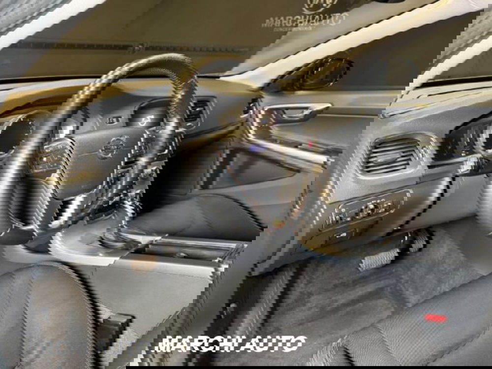 Volvo V60 Cross Country usata a Perugia (10)