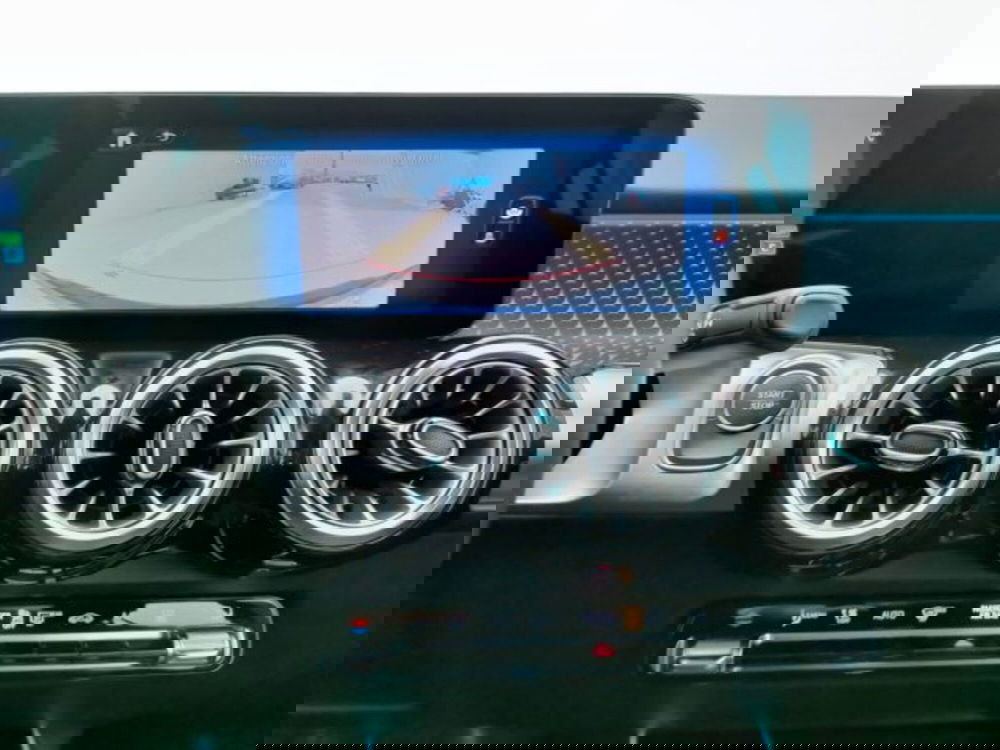 Mercedes-Benz EQB usata a Teramo (12)