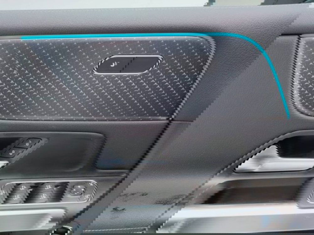 Mercedes-Benz EQB usata a Teramo (14)