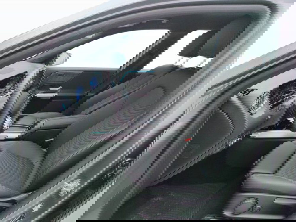 Mercedes-Benz EQB usata a Teramo (16)